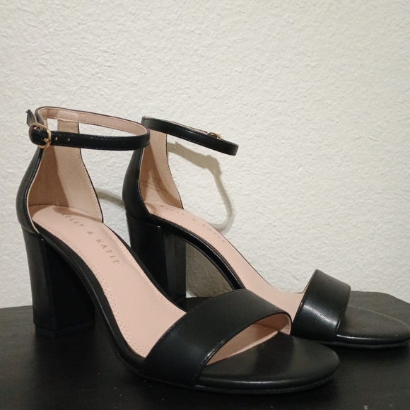 Kelly & Katie Hailee Block Heel, 7.5 - Picture 4 of 9